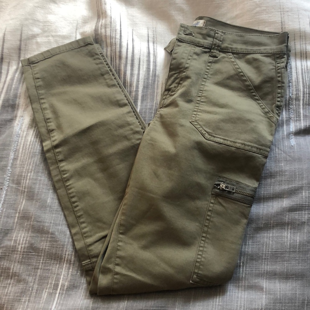 Madewell straight leg cargo pant- size 27!
